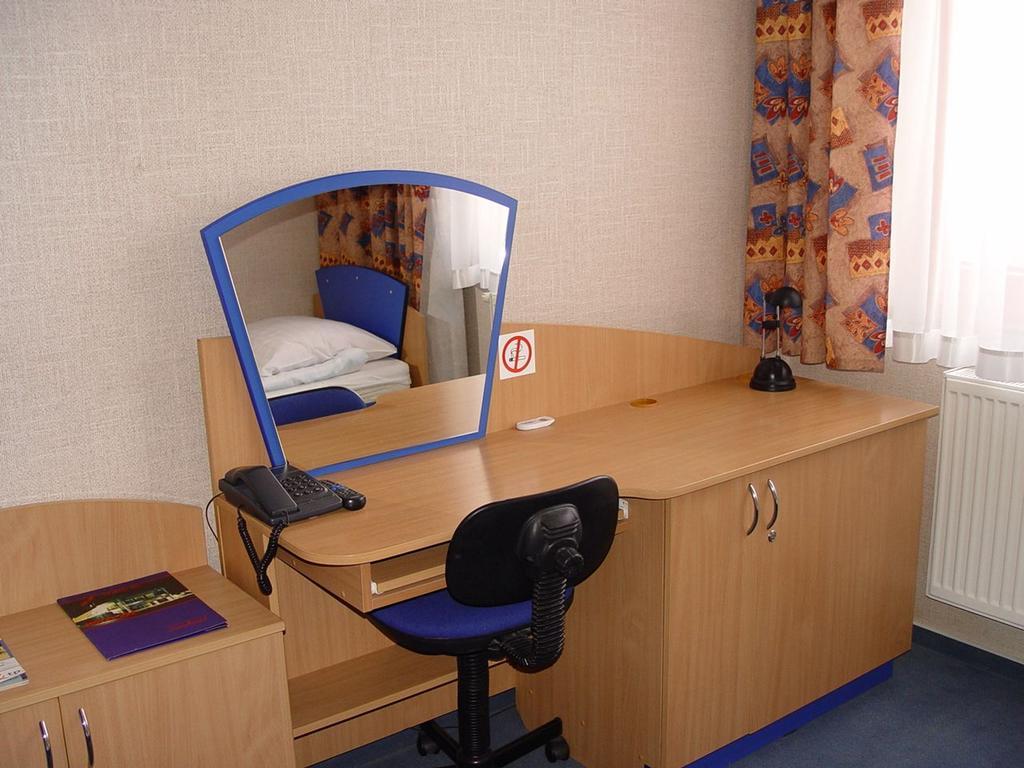 بوزنان Hotel 222 المظهر الخارجي الصورة